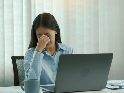 Mất ngủ - Mệt mỏi, uể oải vào ban ngày (ảnh minh hoạ)